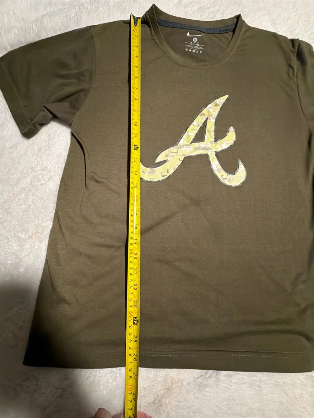 Atlanta Braves Camo Camouflage Nike T-Shirt Men’s Medium MLB Flag Logo